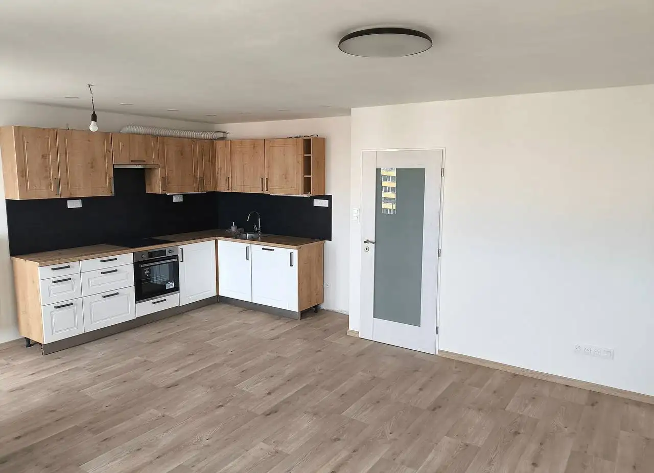 Pronájem bytu 3+kk 75 m², Praha - Kamýk (Pšenčíkova)