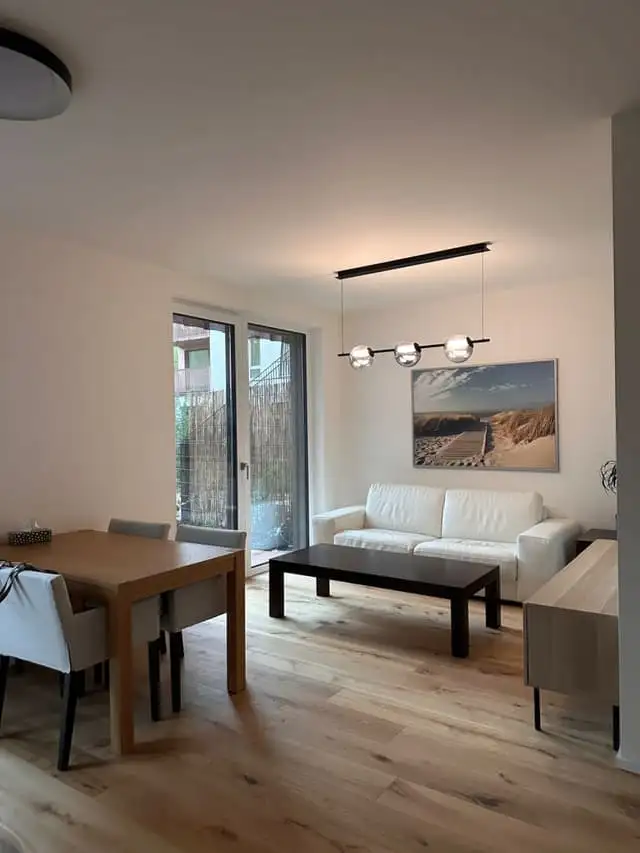 Pronájem kompletně zařízeného bytu 2+kk 52 m² v Praze 5 Radlicích, U Komína (terasa 15 m²)
