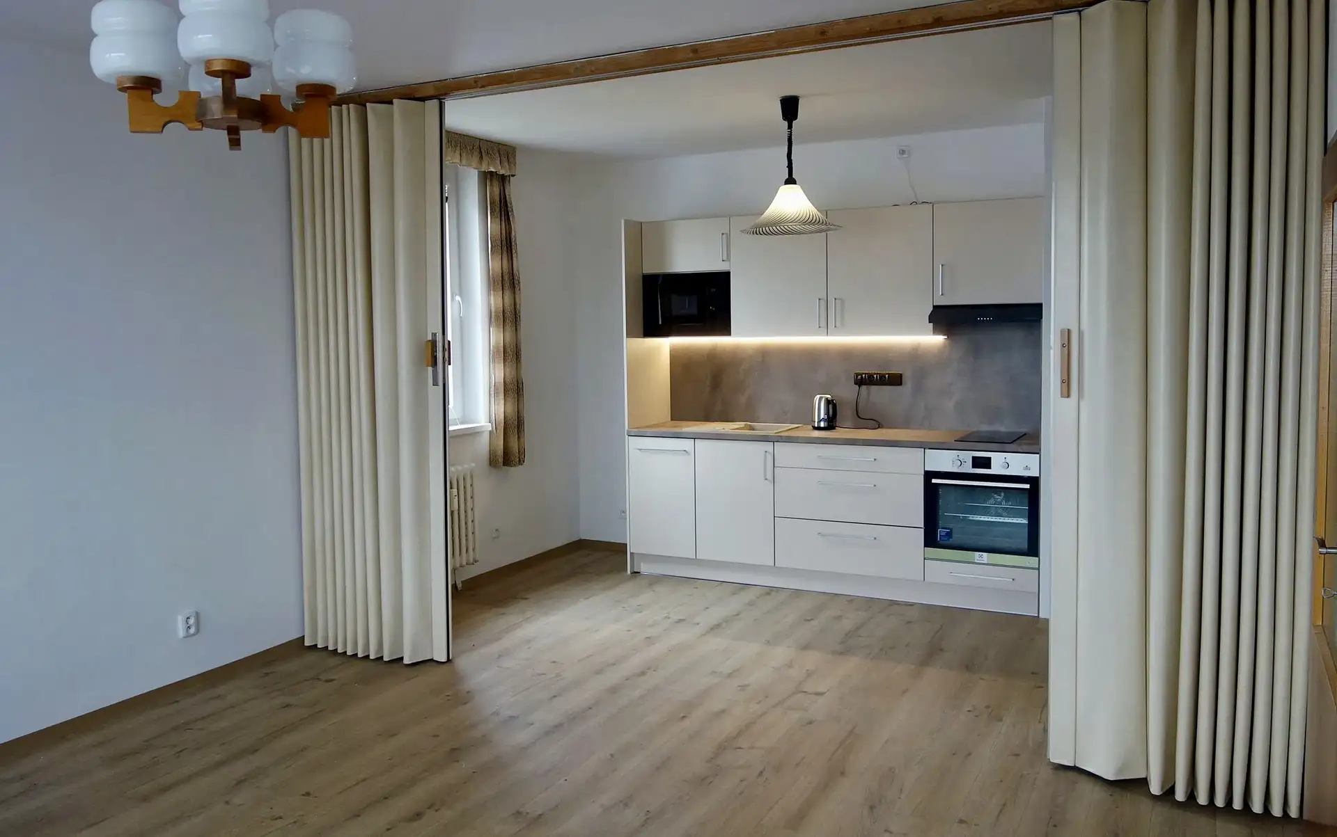Pronájem bytu 2+1 57 m² Praha 4 - Podolí, Kubištova, lodžie, částečně zařízeno