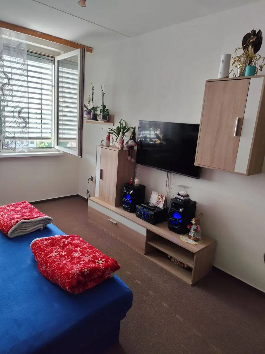 Pronájem bytu 3+kk 72 m² s lodžií a komorou, Praha 6 Řepy