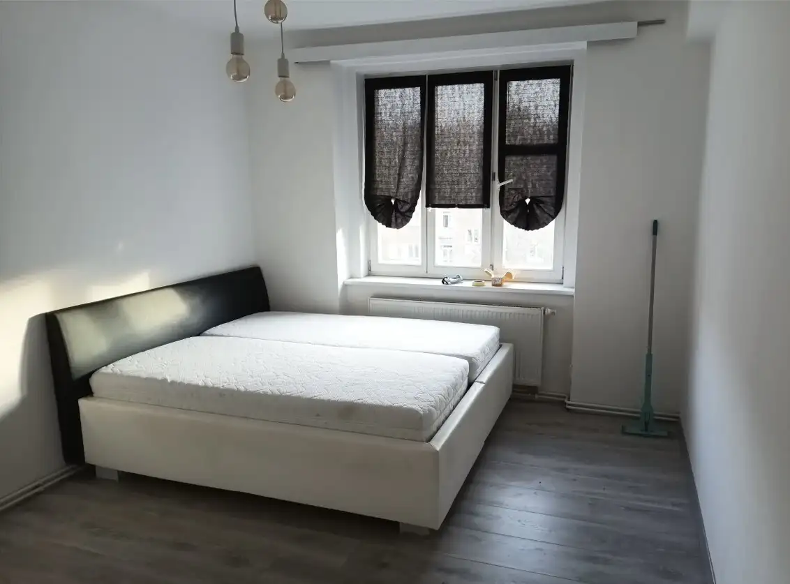 Pronájem bytu 2+kk 52 m², Praha 3, klidný vnitroblok