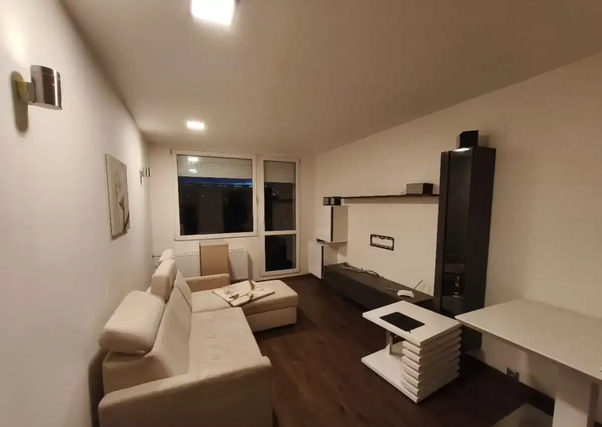 🏡 Pronájem bytu 2+kk, 44 m² – Ládví