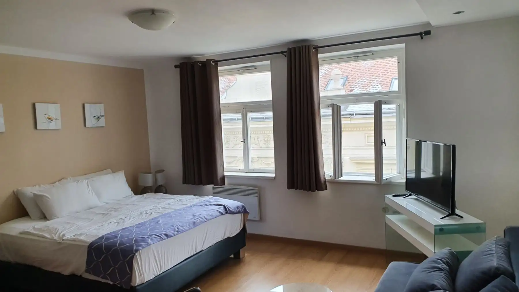 Pronájem bytu 1+kk 37 m², Roháčova, Praha Žižkov – ihned k nastěhování