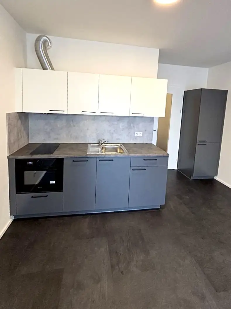 Pronájem bytu 1+kk 32 m² v projektu Harfa Living, Praha – Vysočany (Poděbradská)