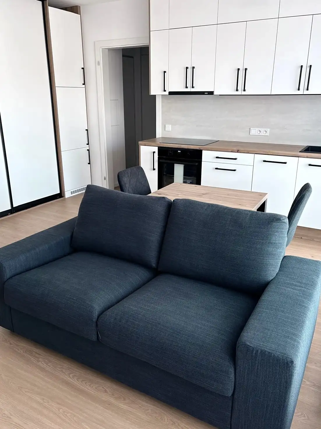 Moderní byt 1+kk k pronájmu v Praze – Letňany