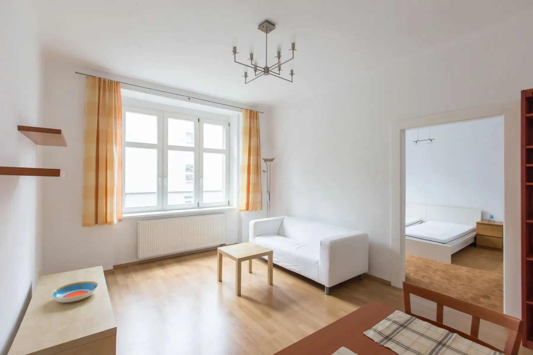 Exkluzivní slunný byt 2+1 55 m² na náměstí Hrdinů, Praha - Nusle (po rekonstrukci), ihned k nastěhování