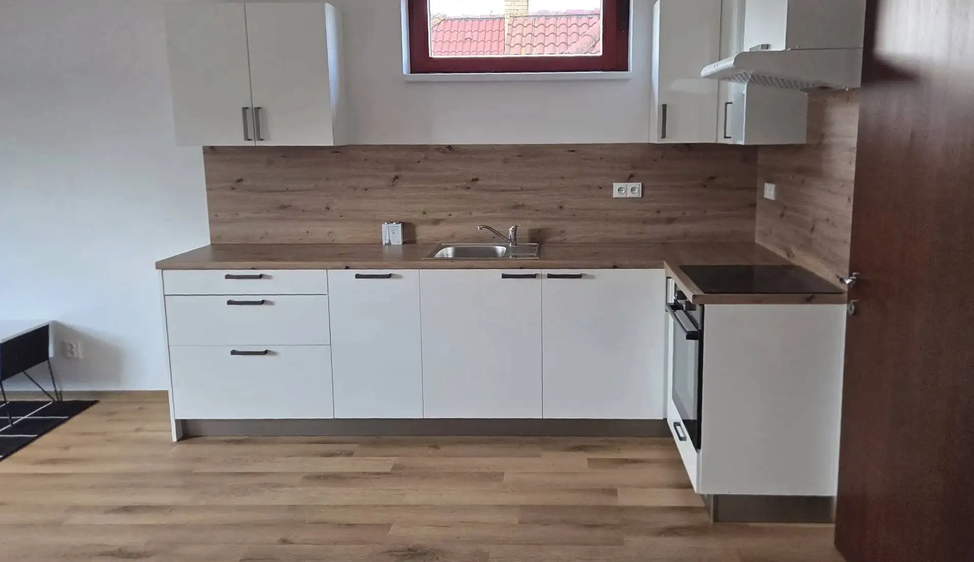 Pronájem 2+kk s velkou mansardou 20 m², Praha 5 – Radotín