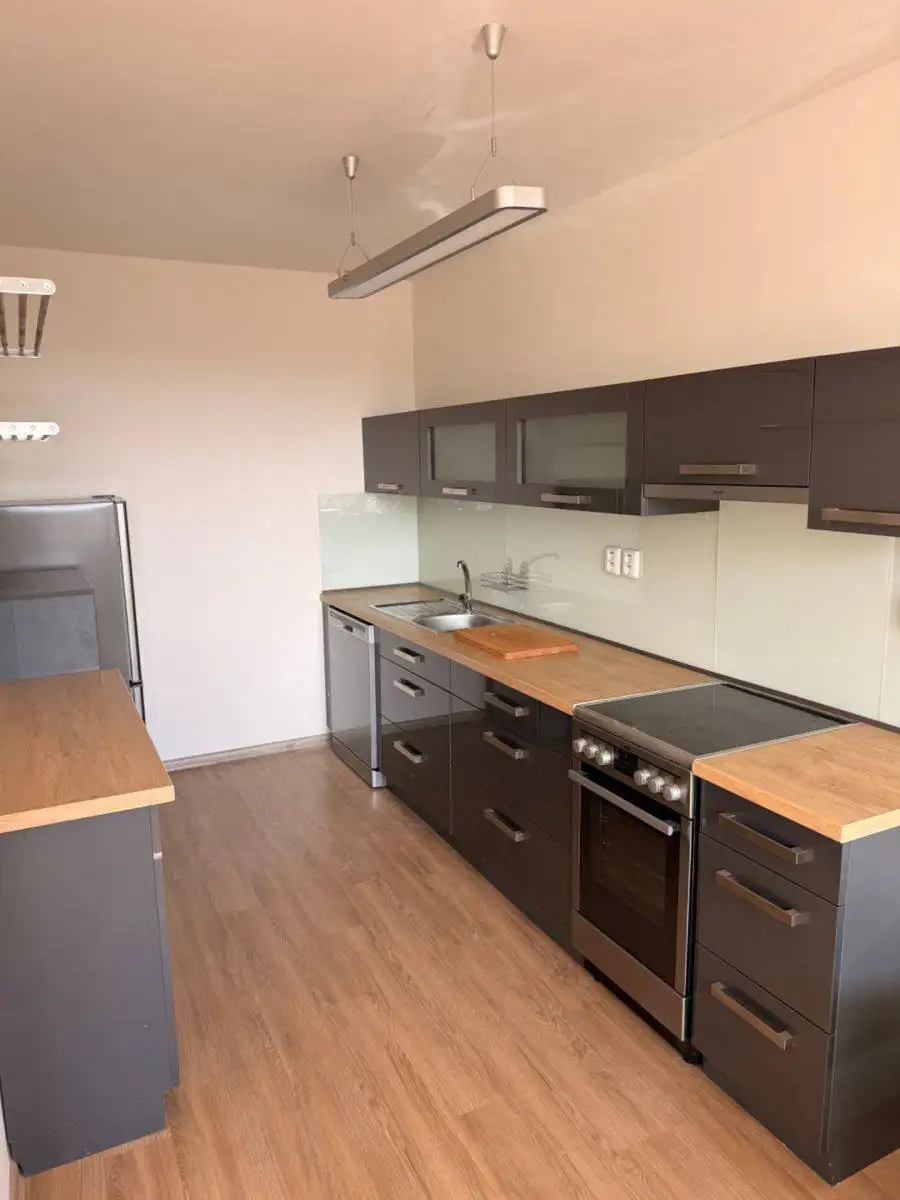 Pronájem bytu 4+kk po rekonstrukci, Praha 5 – Jinonice
