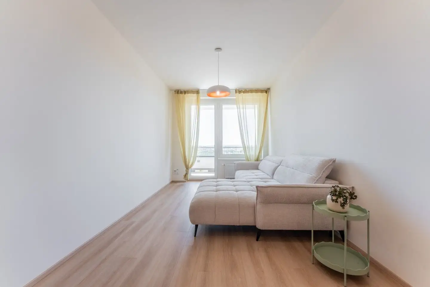 🏡 MODERNÍ 3+KK S TERASOU A GARÁŽOVÝM STÁNÍM