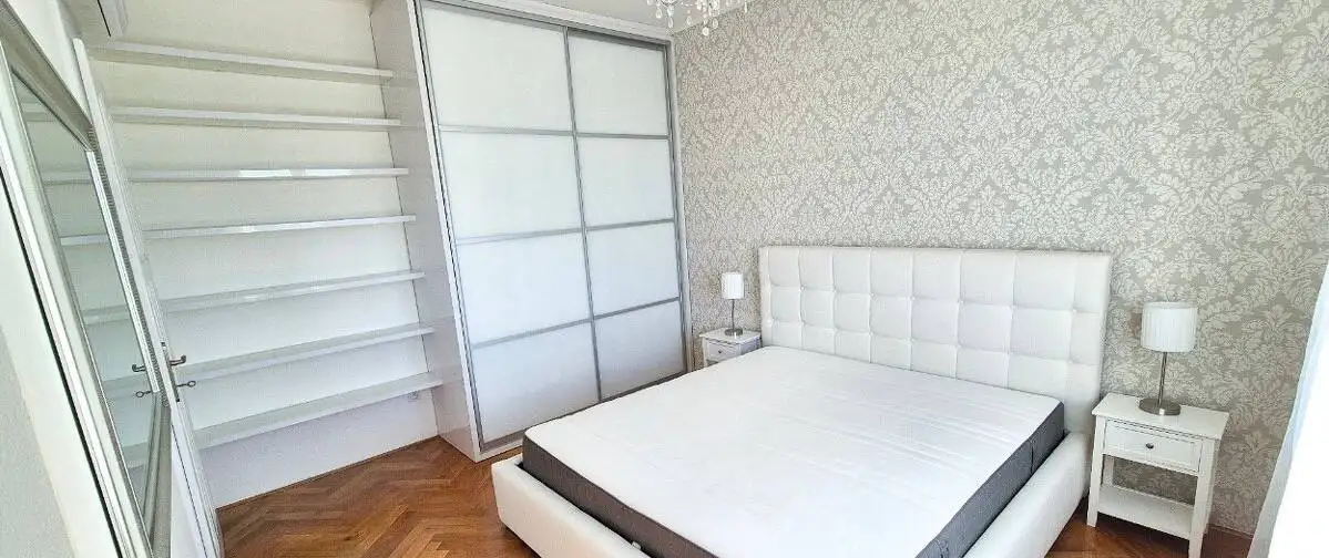 Pronájem kompletně zařízeného bytu 2+kk s lodžií u metra Strašnická