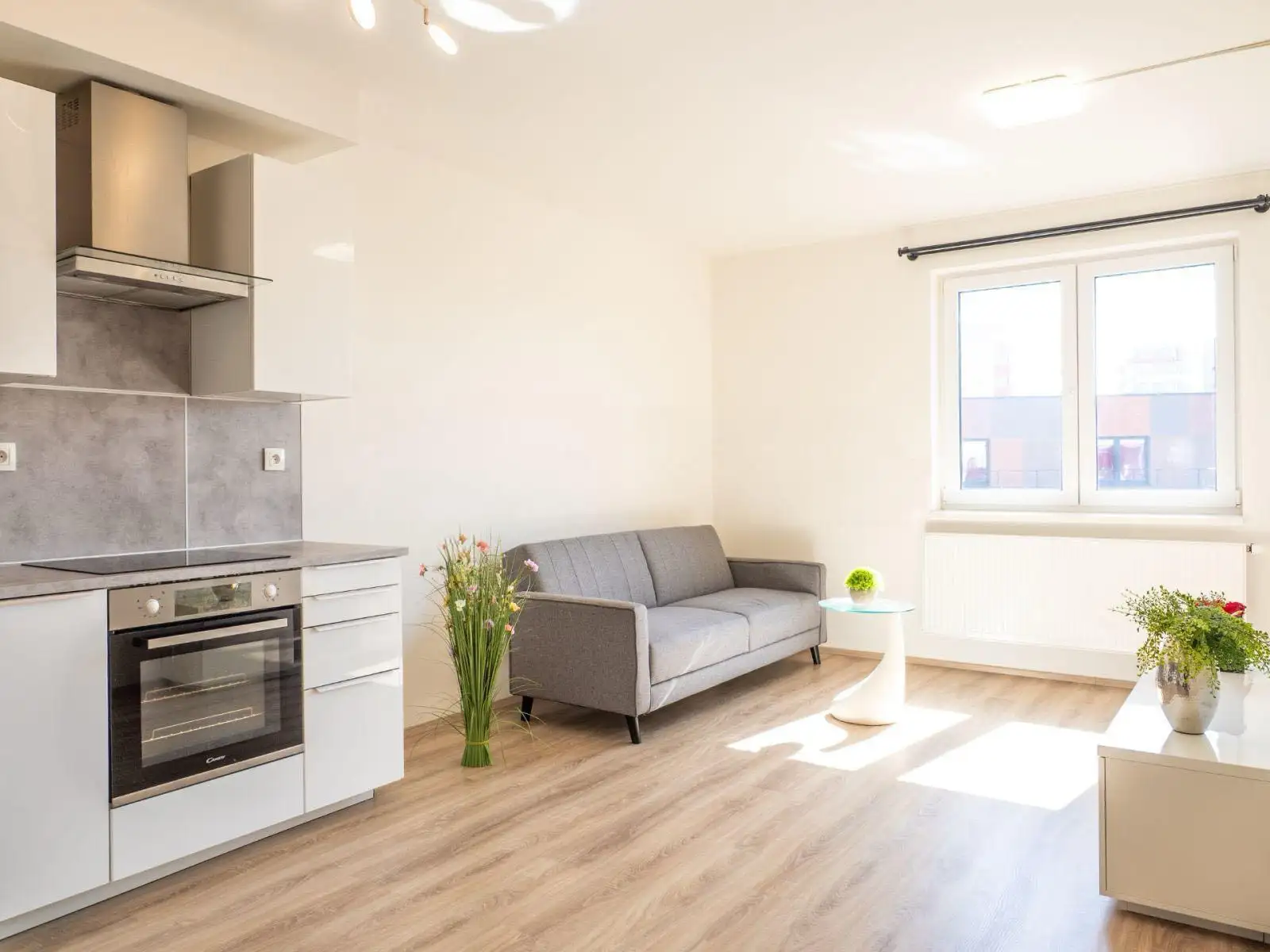 Pronájem 2+kk 50 m² Praha 9 – Letňany, balkon, parkování, ihned k nastěhování