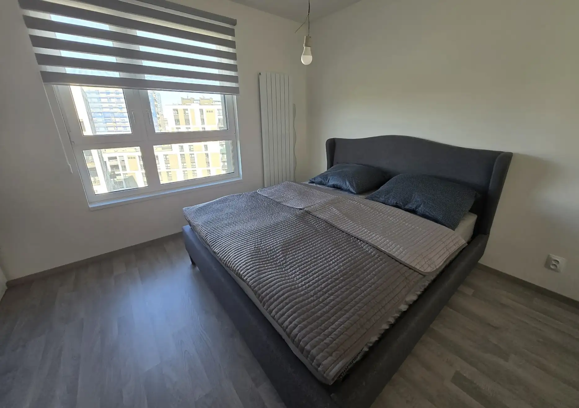 Prostorný byt 3+kk s panoramatickým výhledem na Prahu a Žižkovskou věž, Praha 3 – Žižkov