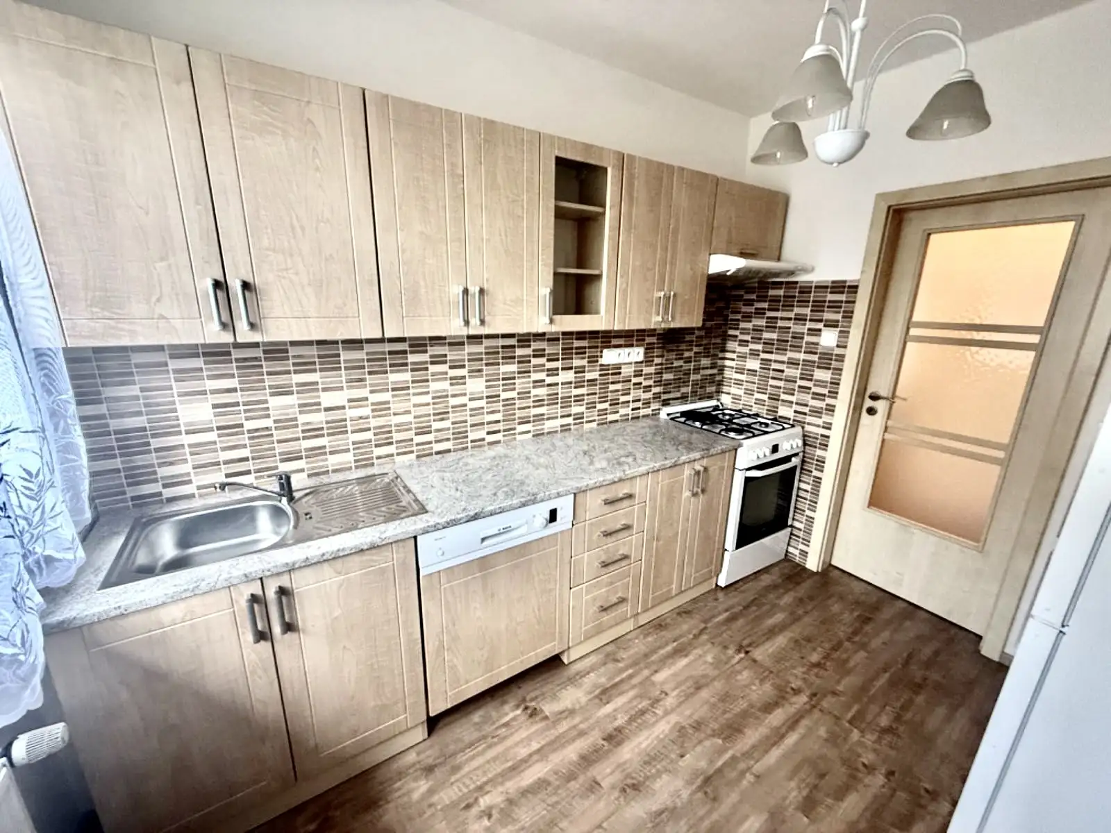 Pronájem bytu 3+1 68 m², Horňátecká, Praha - Kobylisy