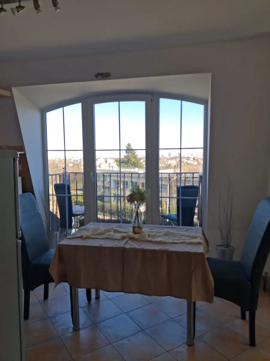 Pronájem bytu 1+kk 54 m² s balkonem a lodžií, Praha - Košíře