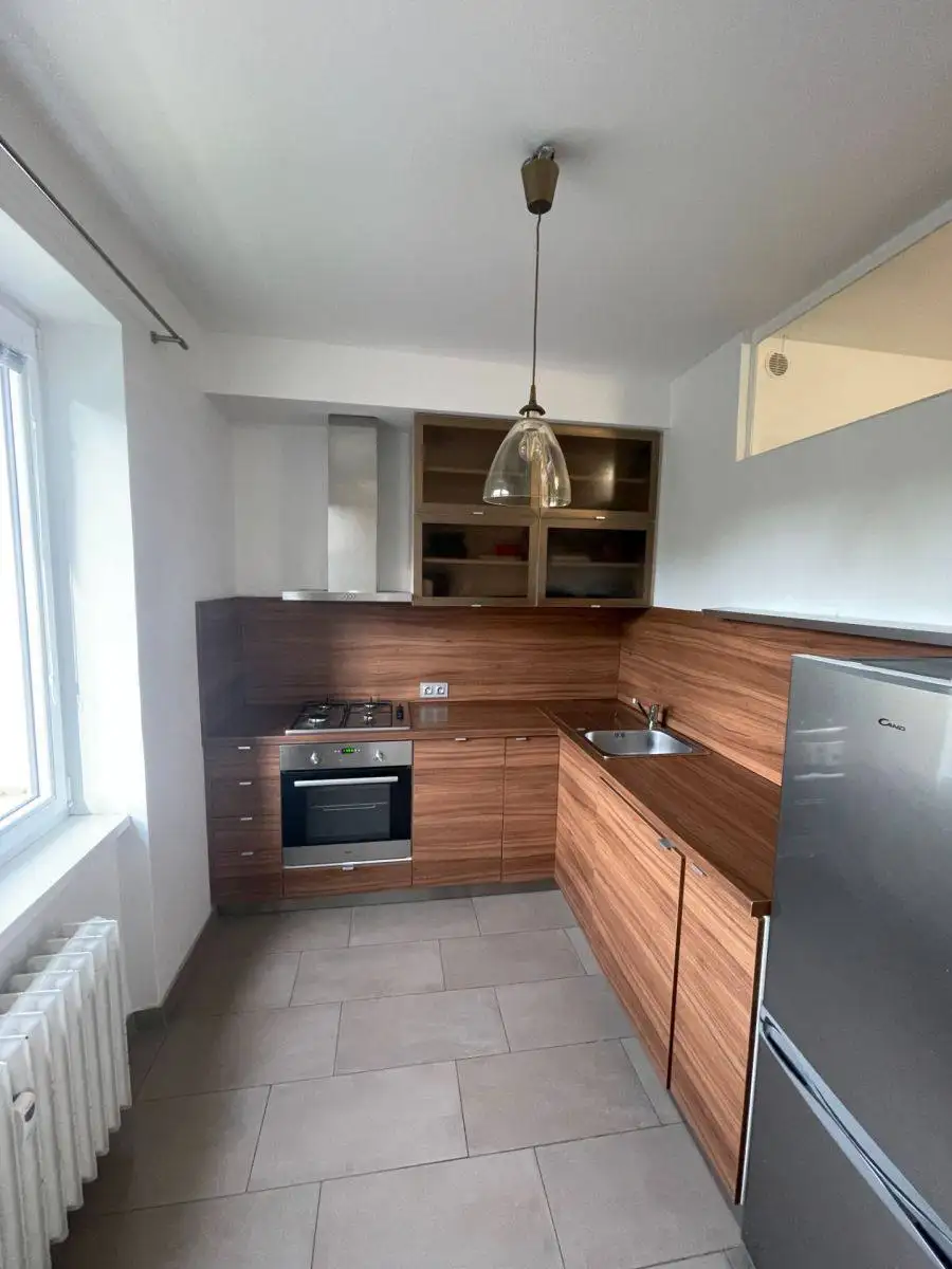 Pronájem bytu 2+1 (55 m²) s balkonem ~4 m², Praha - Strašnice