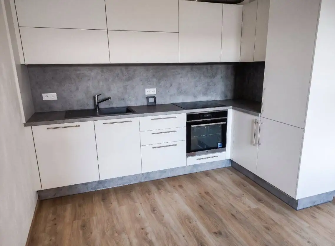 3+kk 77 m² po kompletní rekonstrukci s balkonem a 2 koupelnami, Praha 10 Vinohrady