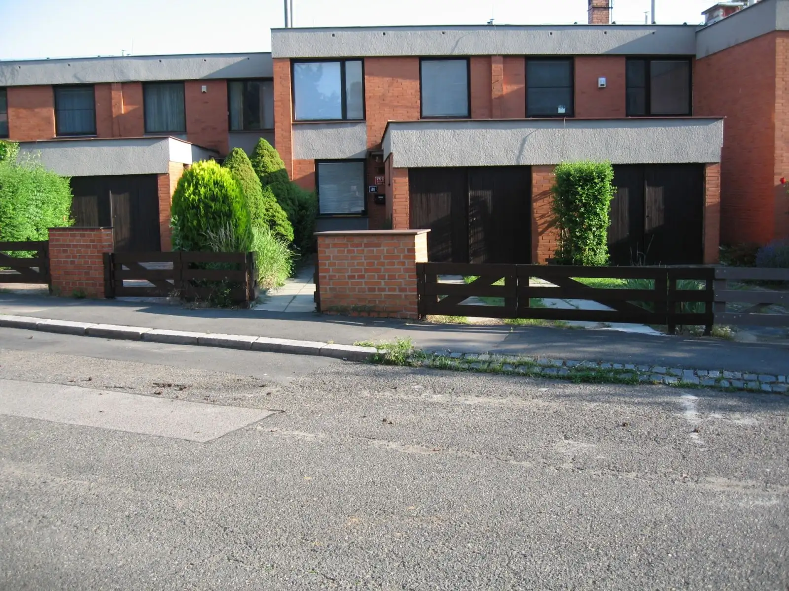 Pronájem rodinného domu 6+1, 201 m², pozemek 390 m², Praha 8 – Bohnice