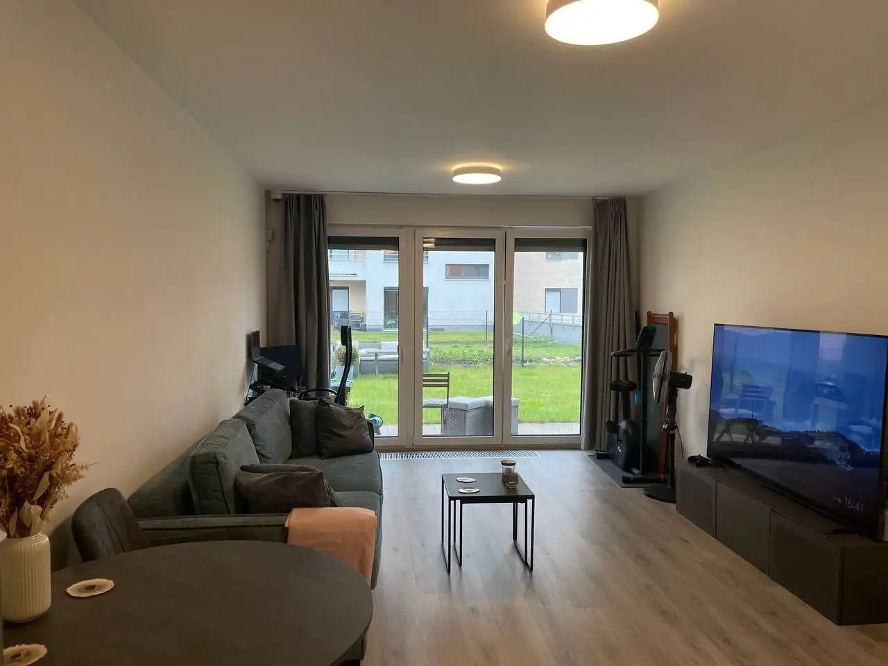 🔥 2+KK 56 m² S TERASOU, ZAHRADOU 58 m² A PARKOVÁNÍM – PRAHA 10 CHODOV 🔥