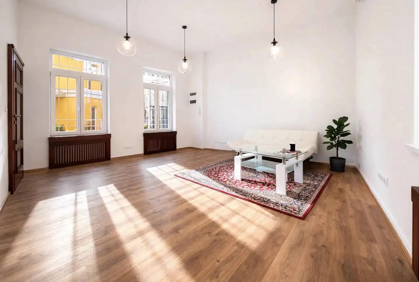 Prostorný byt 2+1 po rekonstrukci s klimatizací, Praha 3 – Žižkov (Ježkova)