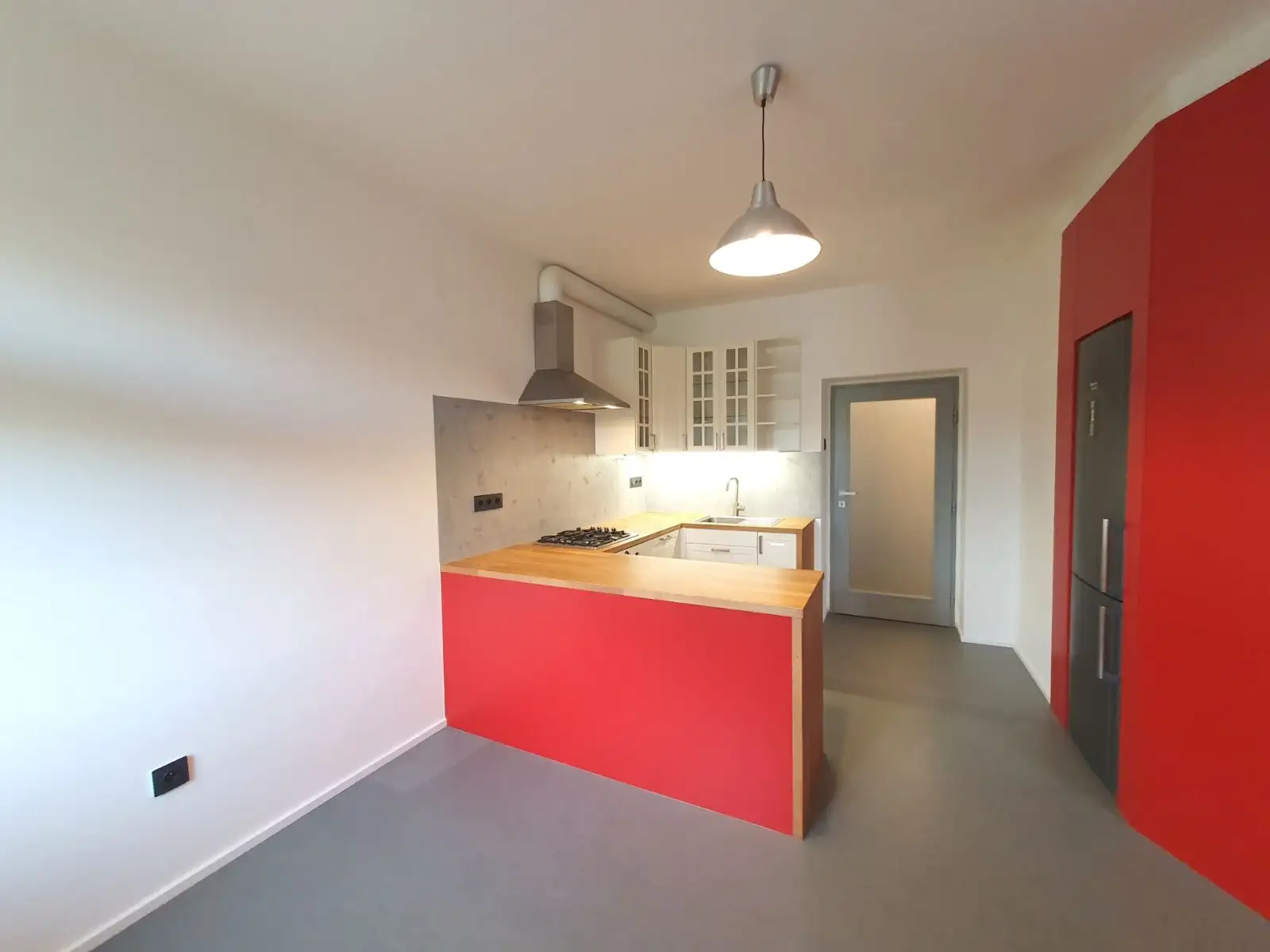 Pronájem bytu 2+1 s balkónem po rekonstrukci, 83 m², Praha 8 – Libeň