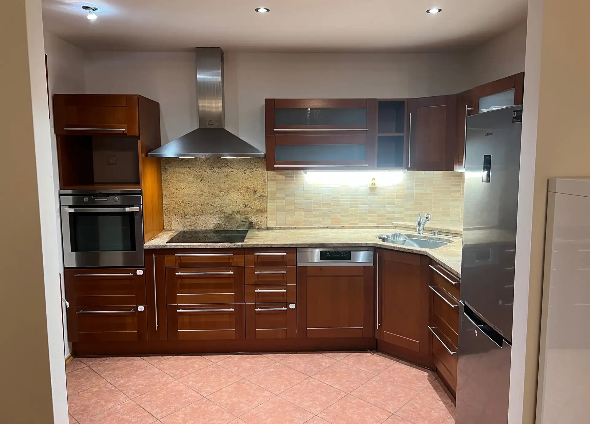 🌿 3+KK 77 m² SE ZAHRADOU 140 m² A PARKOVÁNÍM — PODVINNÝ MLÝN 🌿