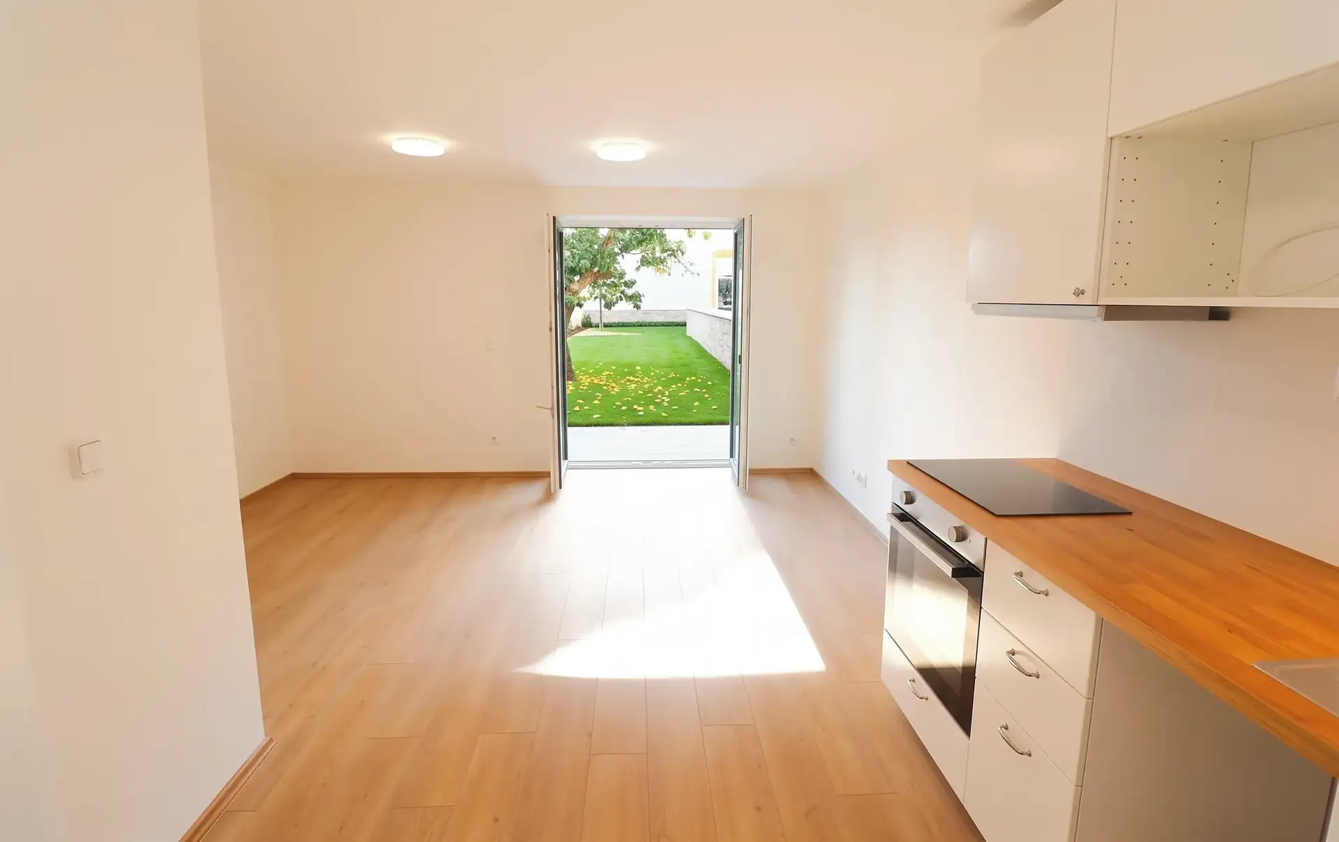 🌿 1+KK 25 m² S TERASOU A VLASTNÍ ZAHRADOU — PRAHA 9 PROSEK 🌿