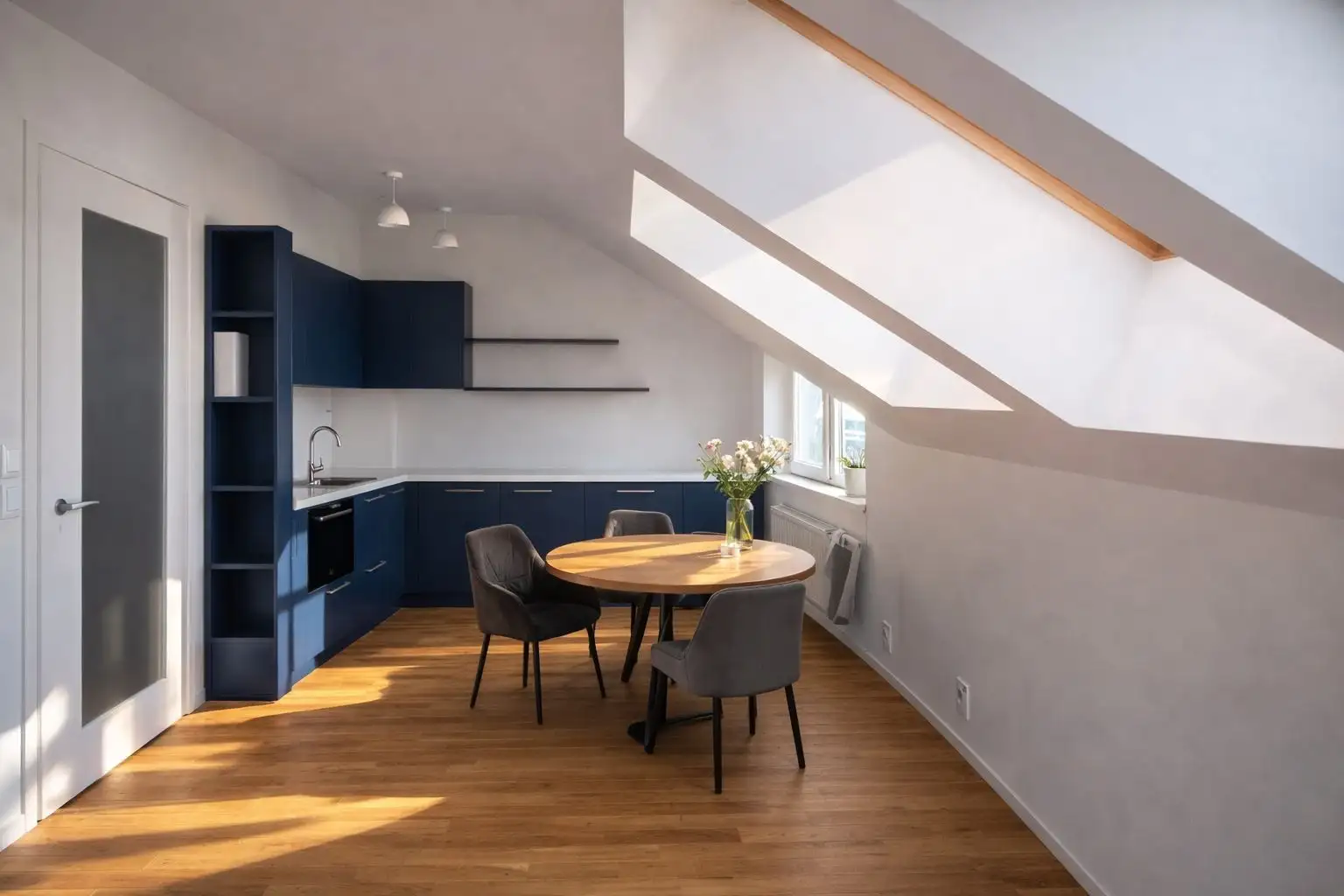 Moderní 2+kk byt s balkonem v Praze 2