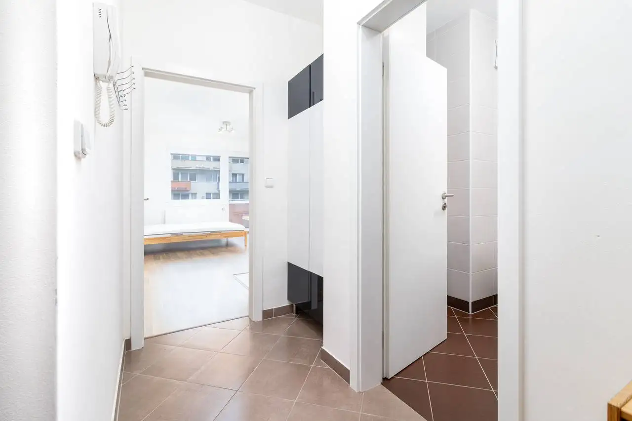 Pronájem bytu 1+kk 36 m², Praha 15 – Horní Měcholupy