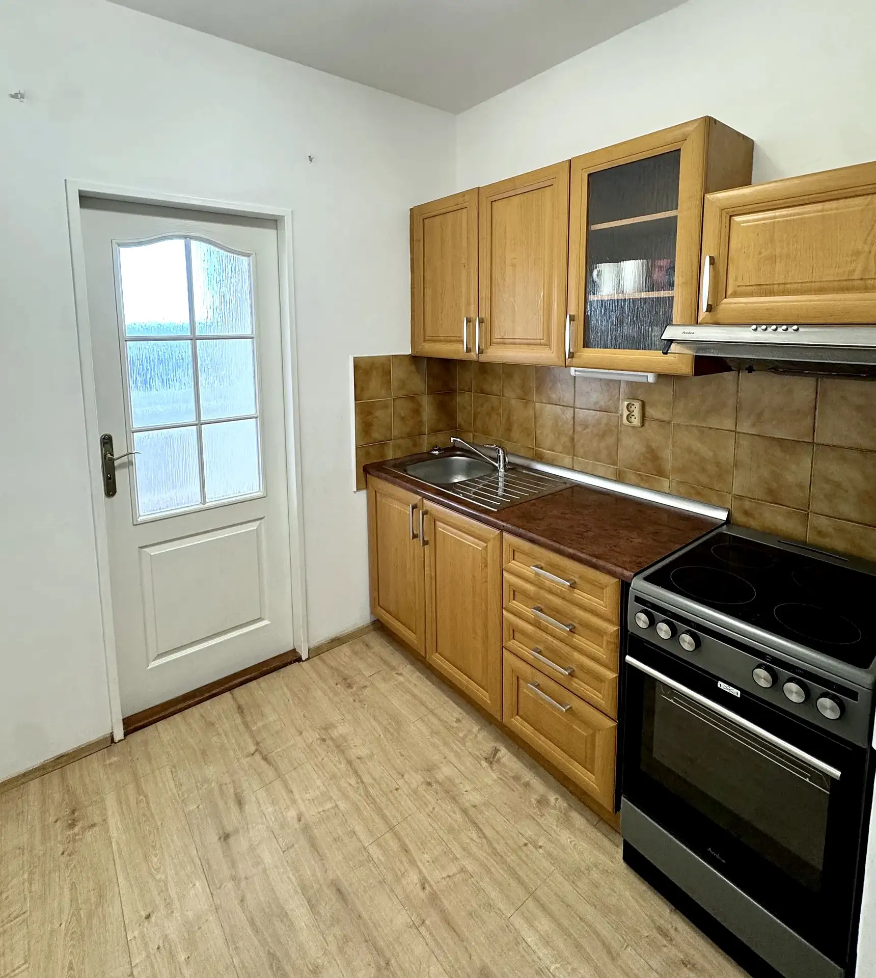 Pronájem bytu 2+1 45 m², Troja (Praha 8), Krynická